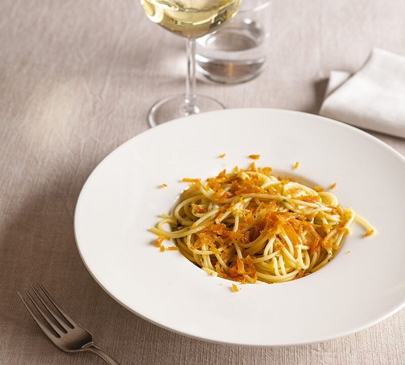 foto ristorante spaghetti con bottarga